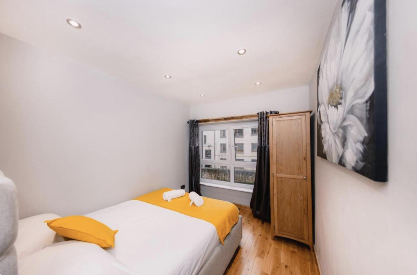 Superb Luxury Apartment By Canal - Central Edinburgh Eksteriør billede