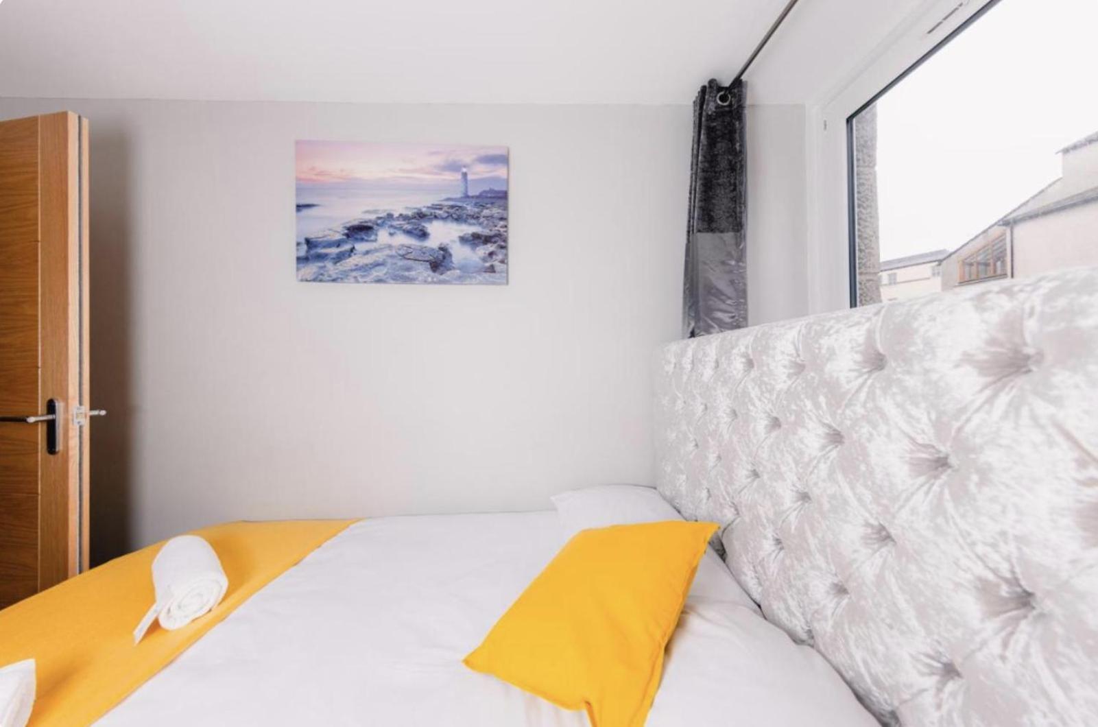 Superb Luxury Apartment By Canal - Central Edinburgh Eksteriør billede