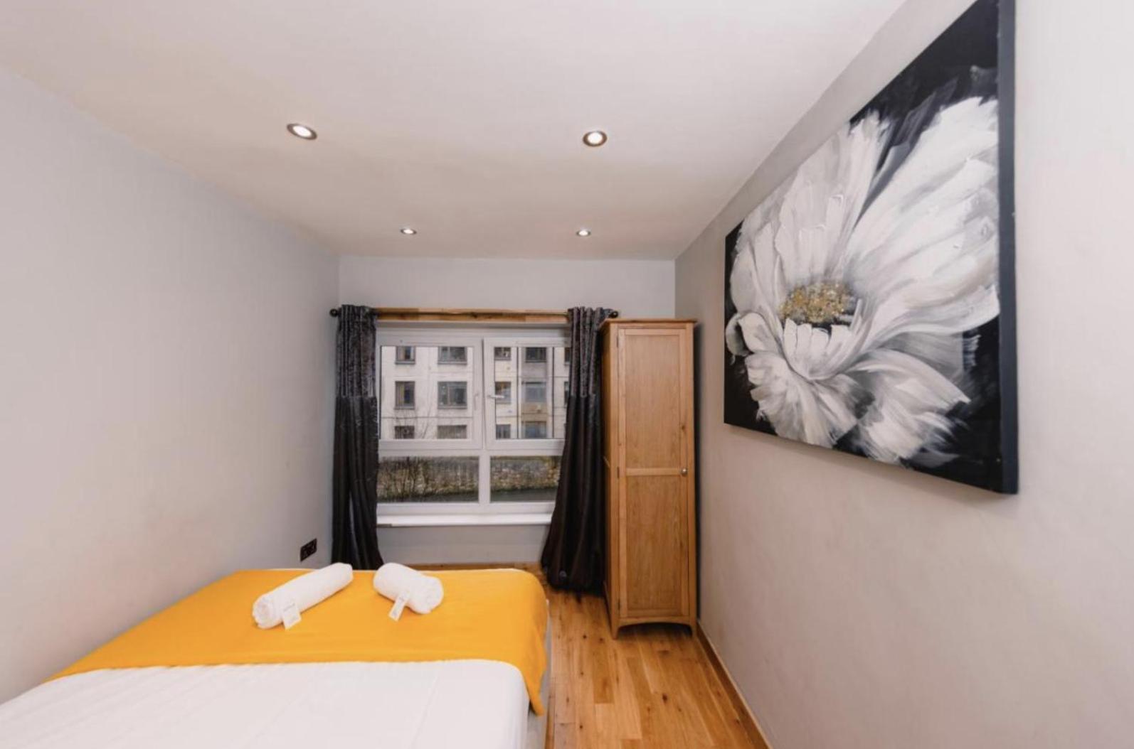 Superb Luxury Apartment By Canal - Central Edinburgh Eksteriør billede